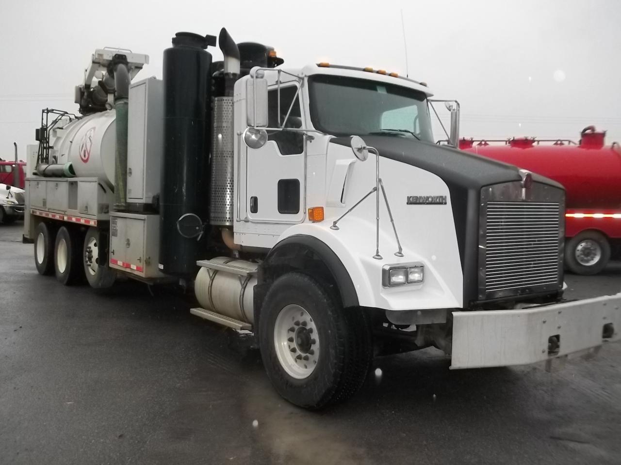 Used 2011 KENWORTH T800 For Sale in Caledonia, NY 14423 Grape 4.9