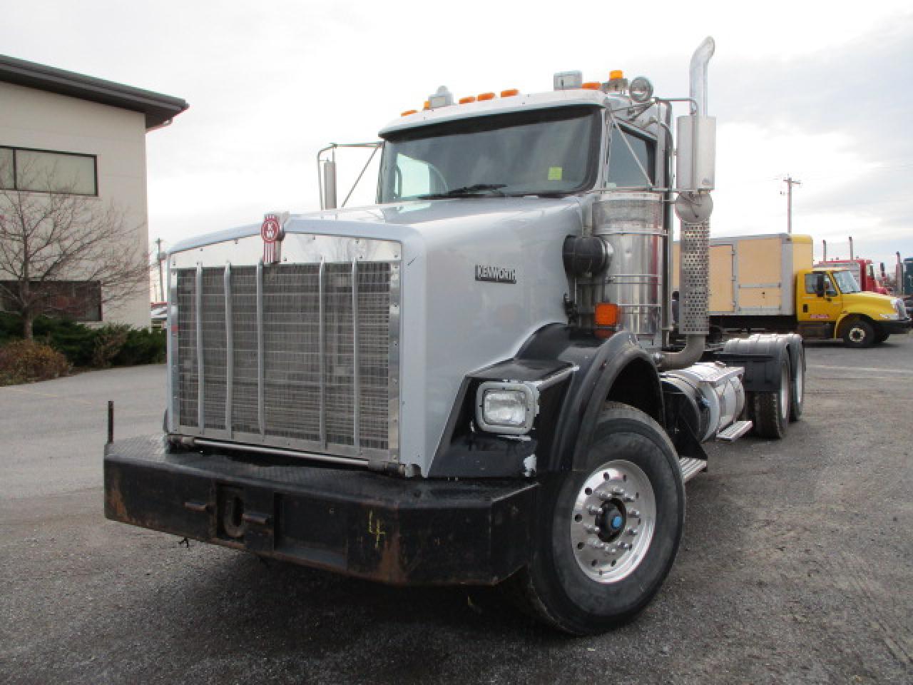 Used 2013 KENWORTH T800 For Sale in Caledonia, NY 14423 Grape 4.9