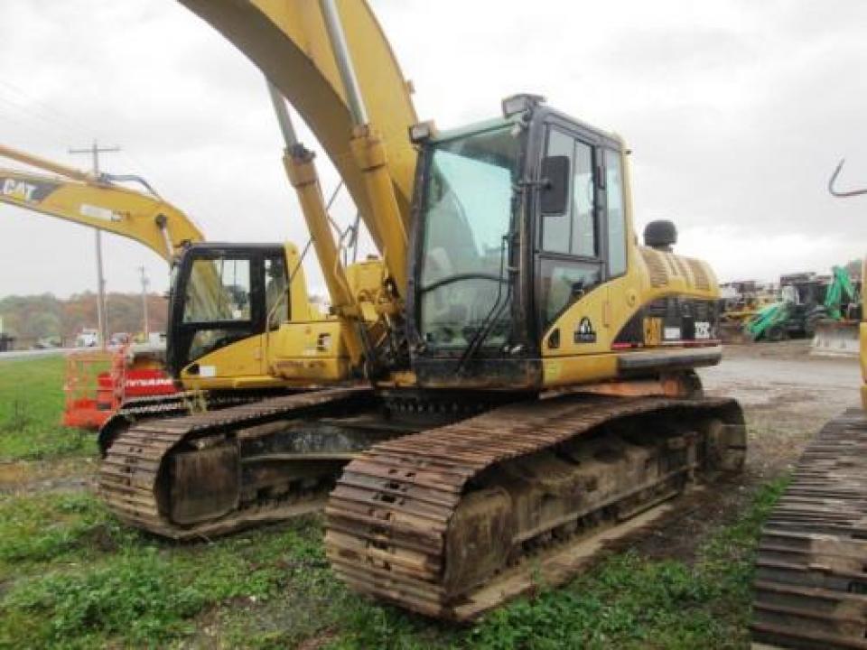 Used 2005 CATERPILLAR 325CL For Sale in Caledonia, NY 14423 Grape 4.9
