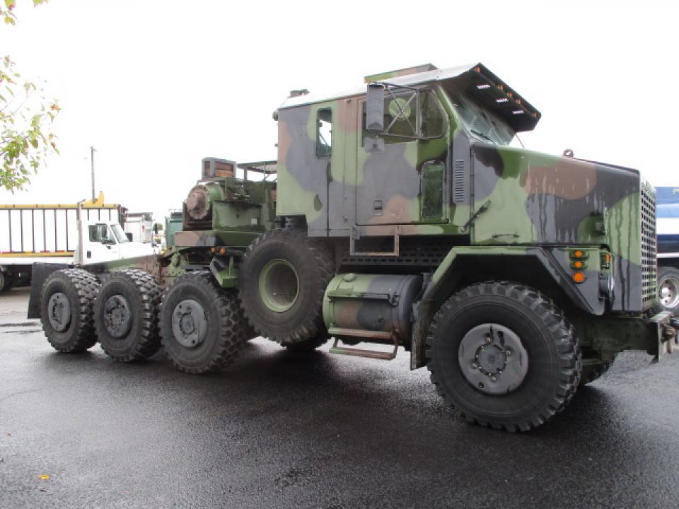 Used 2000 OSHKOSH M1070 For Sale in Caledonia, NY 14423 Grape 4.9